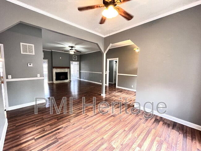 Building Photo - 95 Bassingham Dr