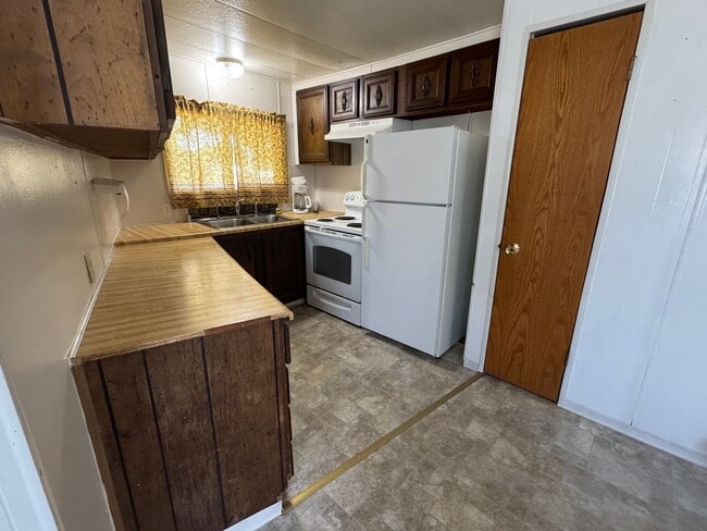 Primary Photo - 2 bedroom 1 bath