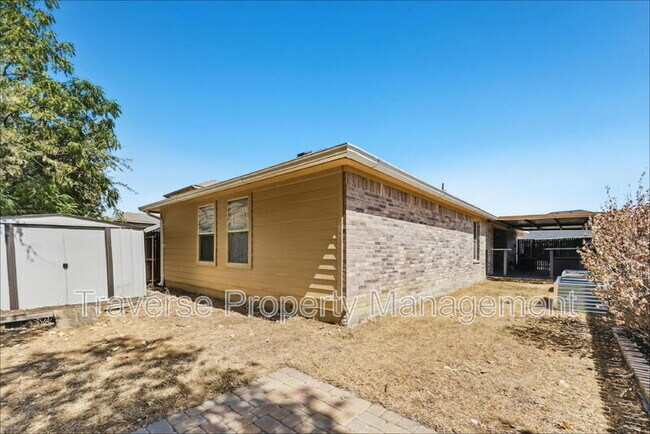 Building Photo - 733 River Hill Ln