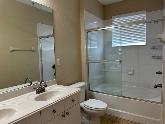 Building Photo - Top Floor Condo at Lakeside at Lakes of Wi...