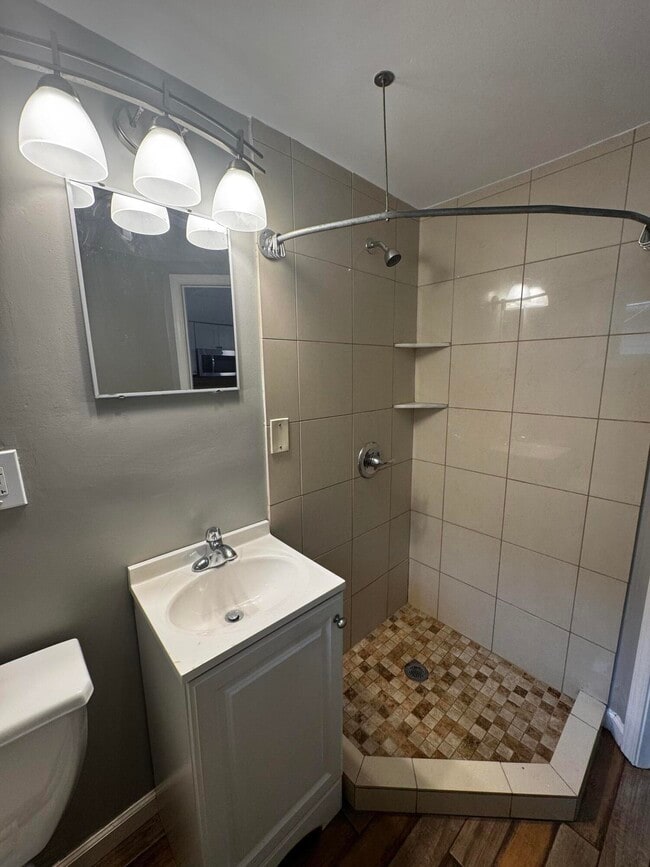 Building Photo - 759 Dakota St