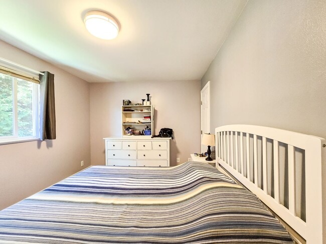 Building Photo - 4BD/2.5BA Monroe Home