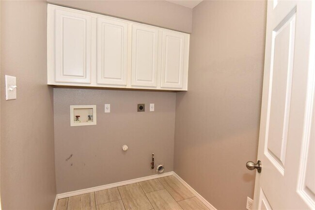 Building Photo - 14605 Ballyclarc Dr