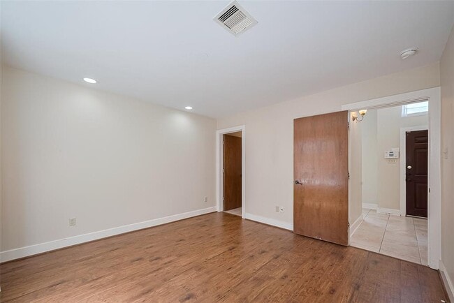 Building Photo - 5235 Larkin St