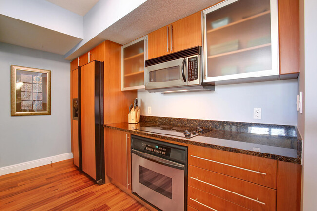 Building Photo - 1551 N Flagler Dr