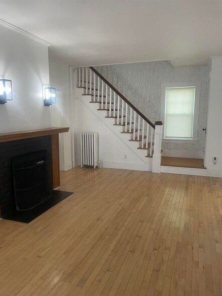 Building Photo - 30 Baker