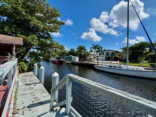 Building Photo - 1712 SW 5th St