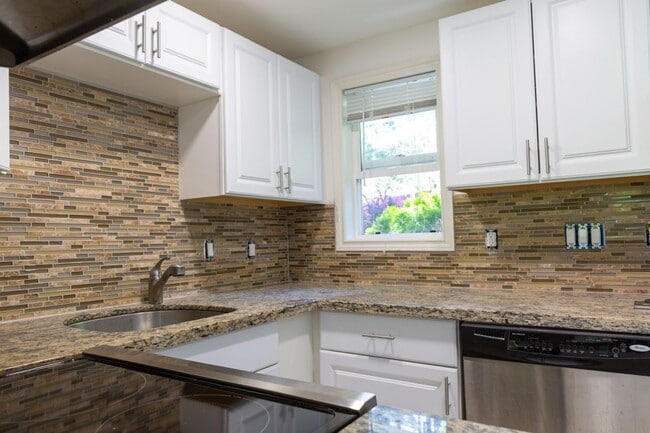 Building Photo - 17305 Dayton Ave