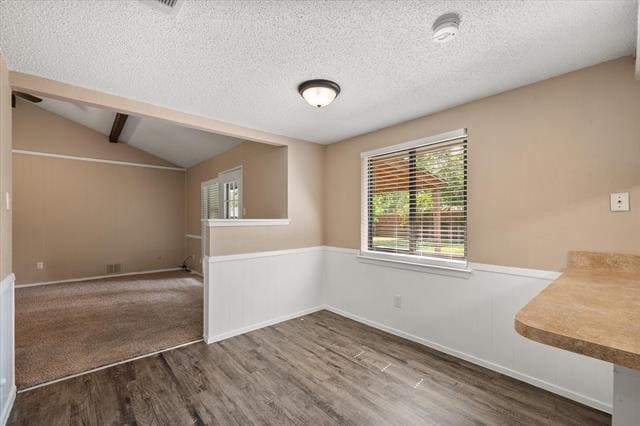 Building Photo - 823 Quail Terrace