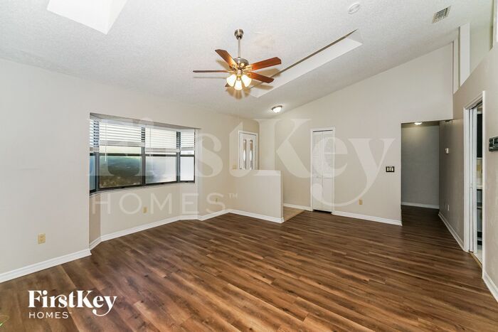 Building Photo - 142 Pepperdine Dr