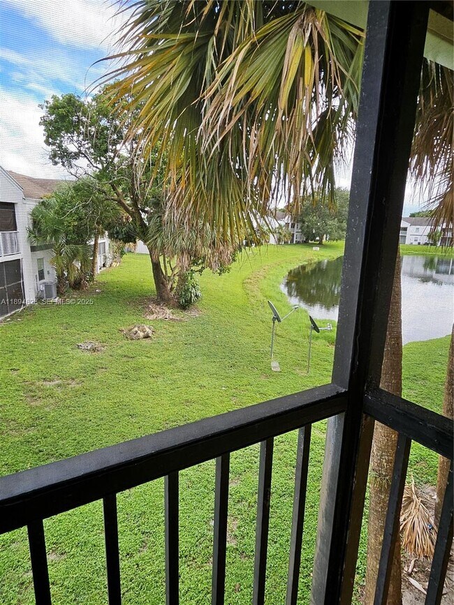 Building Photo - 2511 NW 56th Ave