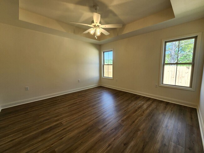 Building Photo - !!New Construction!! NEAR Pinegrove Elementary/Middle - 4BR Home with Granite Countertops, LVP Fl...