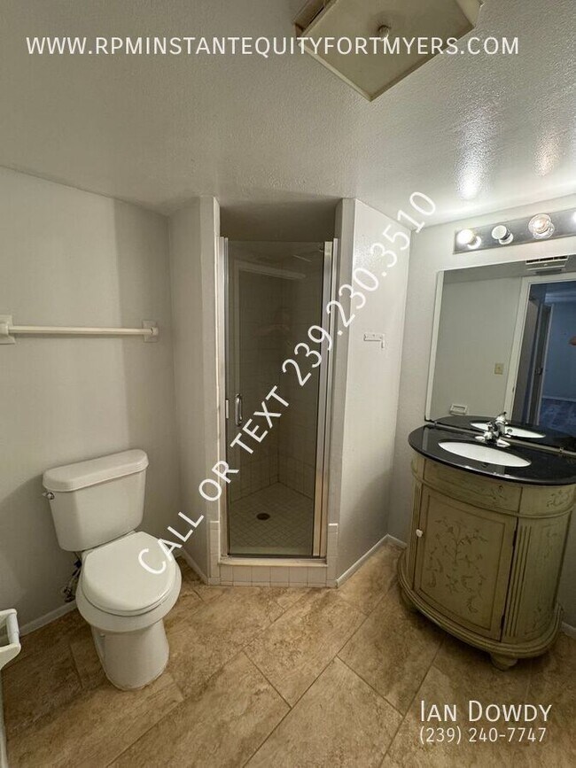 Building Photo - 5323 Summerlin Rd