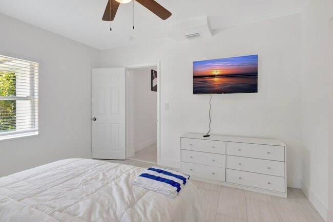 Building Photo - 3837 NE Melba Dr