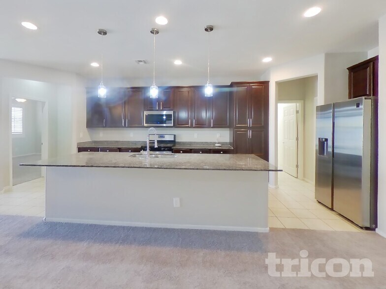 Building Photo - 7224 W Jones Ave