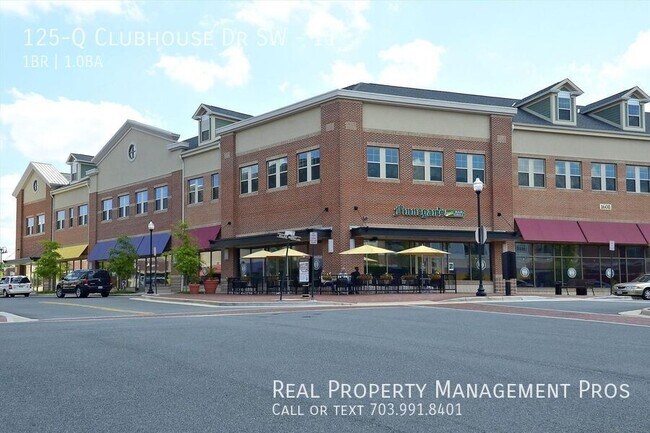 Building Photo - 125 Clubhouse Dr SW