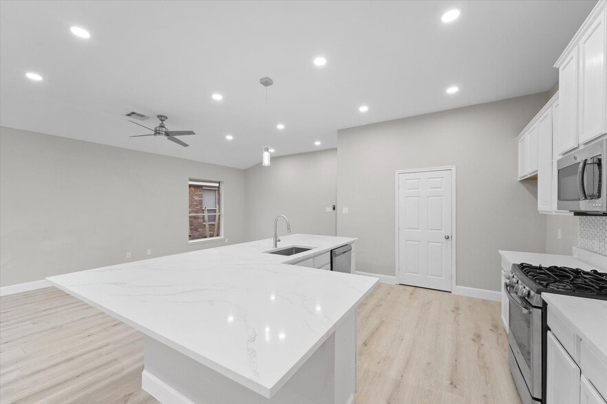 Building Photo - 21405 Naples Holw Ln