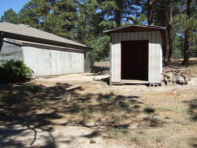 Building Photo - 2 Bedroom Horse Property