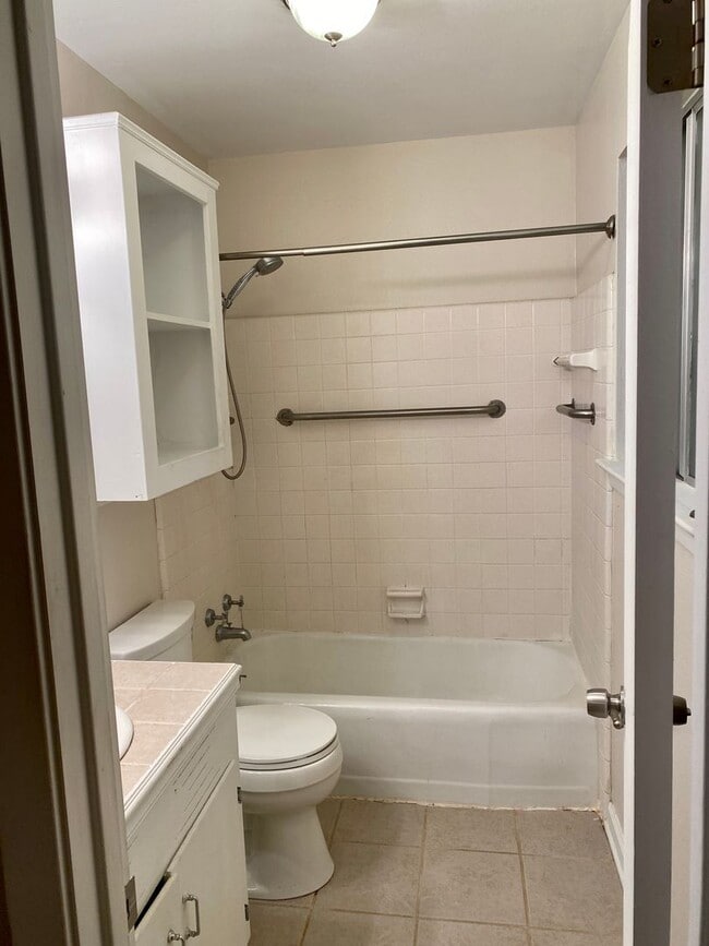 Building Photo - Must see this Beautiful 3/2 home in Village St. George Available NOW