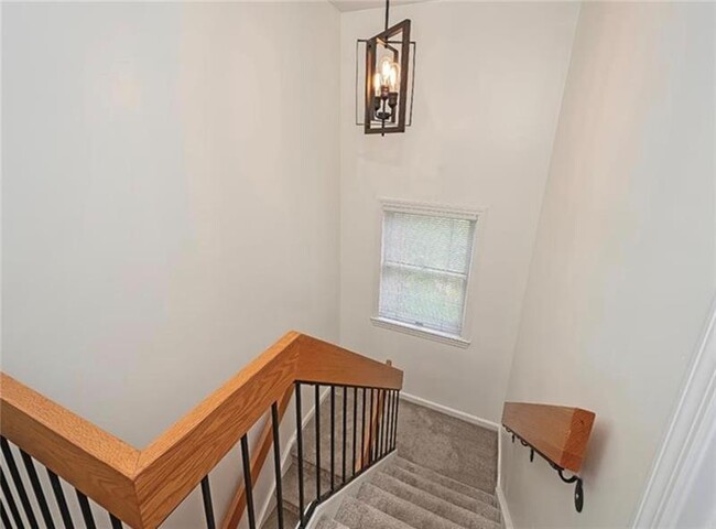Building Photo - 402 Emerson Ave