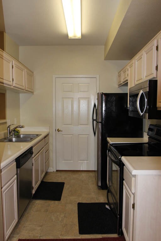 Building Photo - Available Now! 2/2 Second-floor Condo for Rent in Sonota at Canyon Crest!