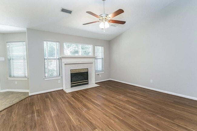 Building Photo - 6 Tranquil Glade Pl