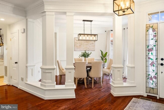 Building Photo - 730 Crisfield Way