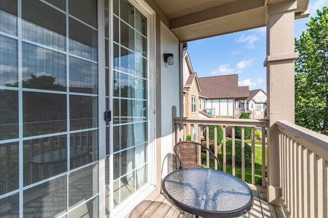 Building Photo - 200 Rosehall Dr