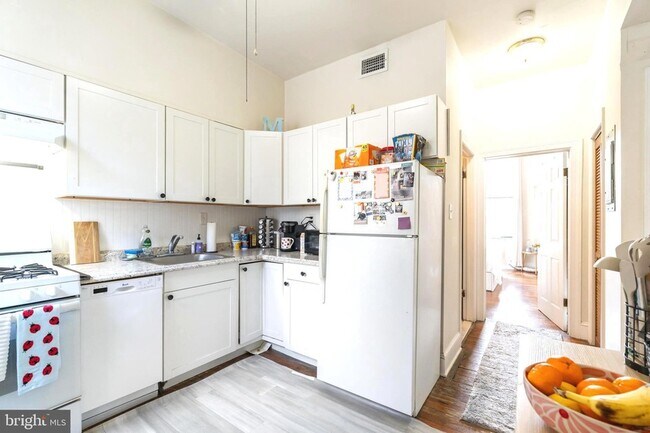 Building Photo - 4373 Cresson St