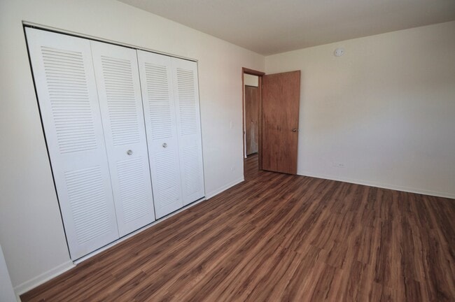 Building Photo - 9907 W 58th St