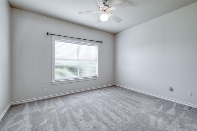 Building Photo - 9215 Spicebrush Dr