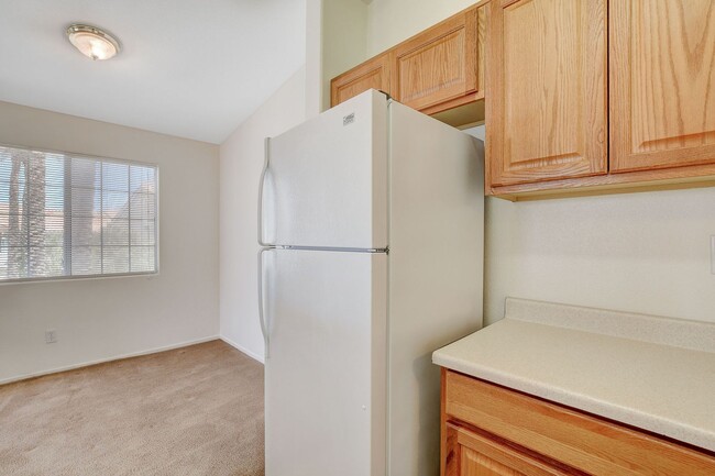 Building Photo - Adorable 2 Bedroom Condo