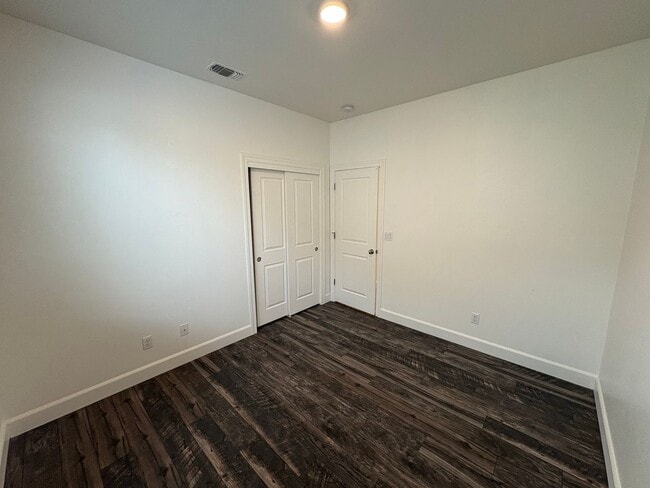Building Photo - Tulare Home coming soon!