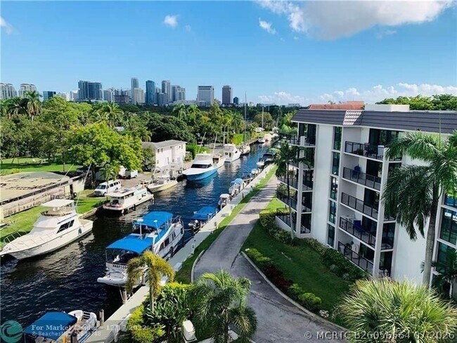 Building Photo - 1101 River Reach Dr