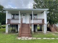 Building Photo - 2 Bed/1 Bath House