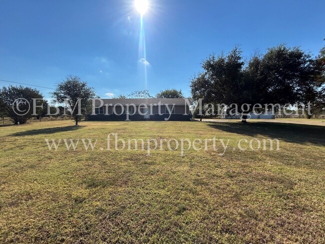 Primary Photo - 4205 W Park Row Blvd