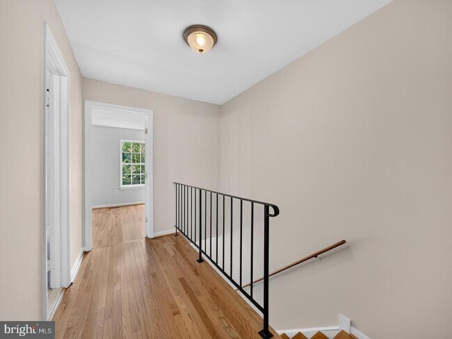 Building Photo - 15057 Cherrydale Dr