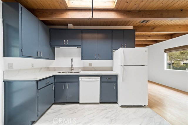 Building Photo - 400 N Maple Dr