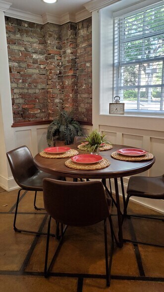 Building Photo - 101 W Oglethorpe Ave