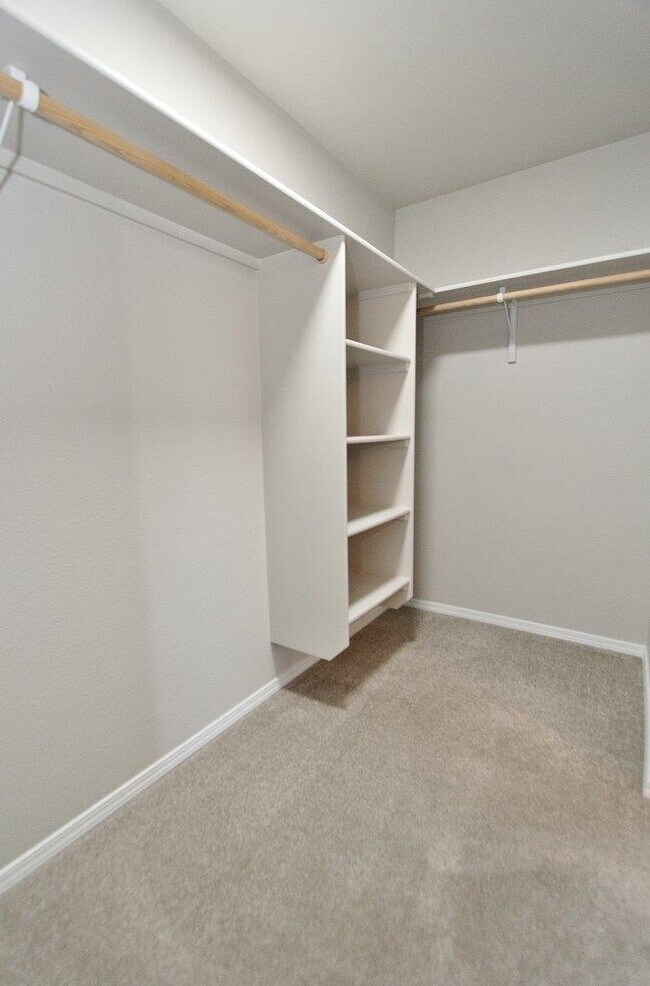 Building Photo - 16901 Carmichael Ave