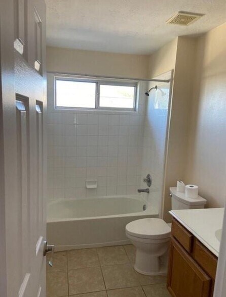 Building Photo - 6618 Autumn Thistle Dr