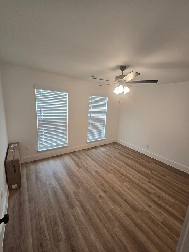 Building Photo - 2631 Elstar Ct
