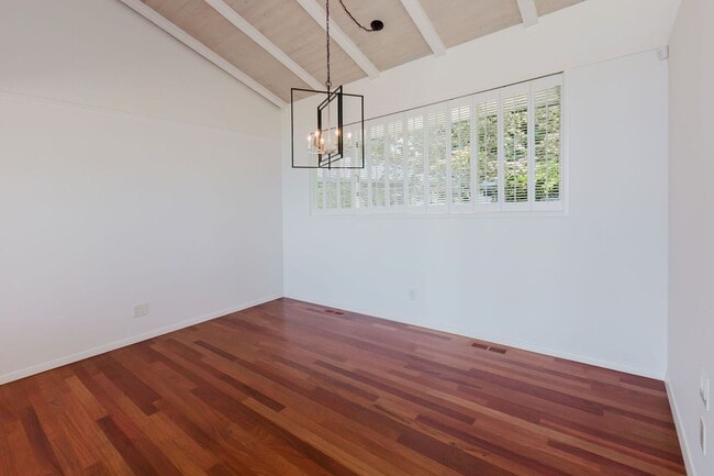 Building Photo - Low Bank Waterfront New Remodel on Huge Lot
