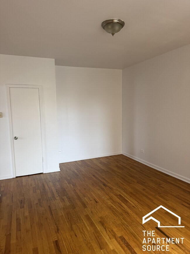 Building Photo - 4033 W Gladys Ave