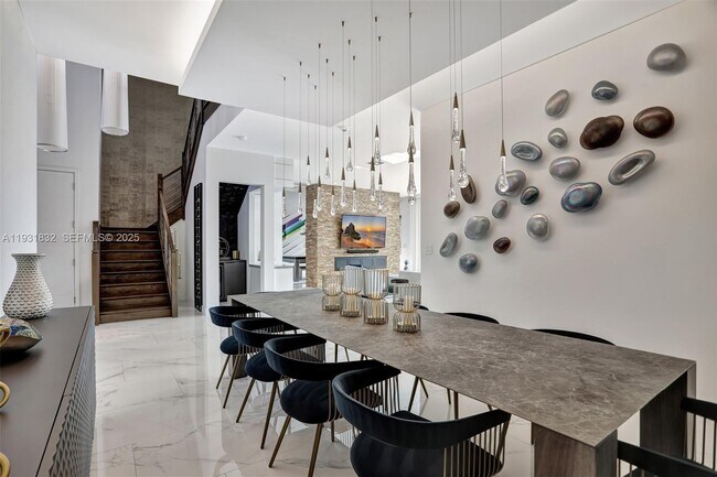 Building Photo - 17113 Aquavera Way