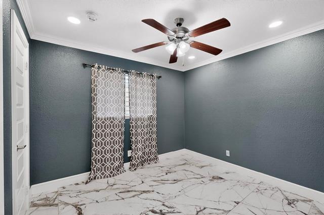 Building Photo - 4006 Mayflower Dr