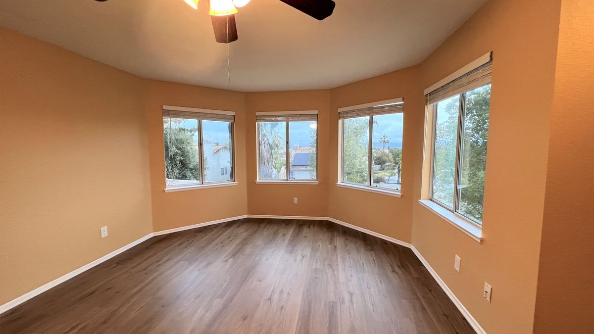 Building Photo - 8558 Sandhill Dr