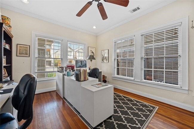 Building Photo - 511 Peden St