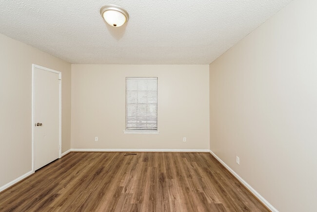 Building Photo - 2428 Briarcliff Dr