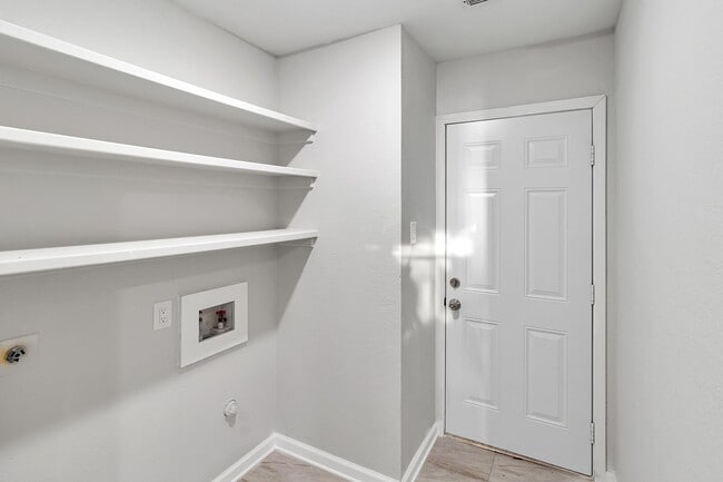 Building Photo - 246 Pinyon Ln